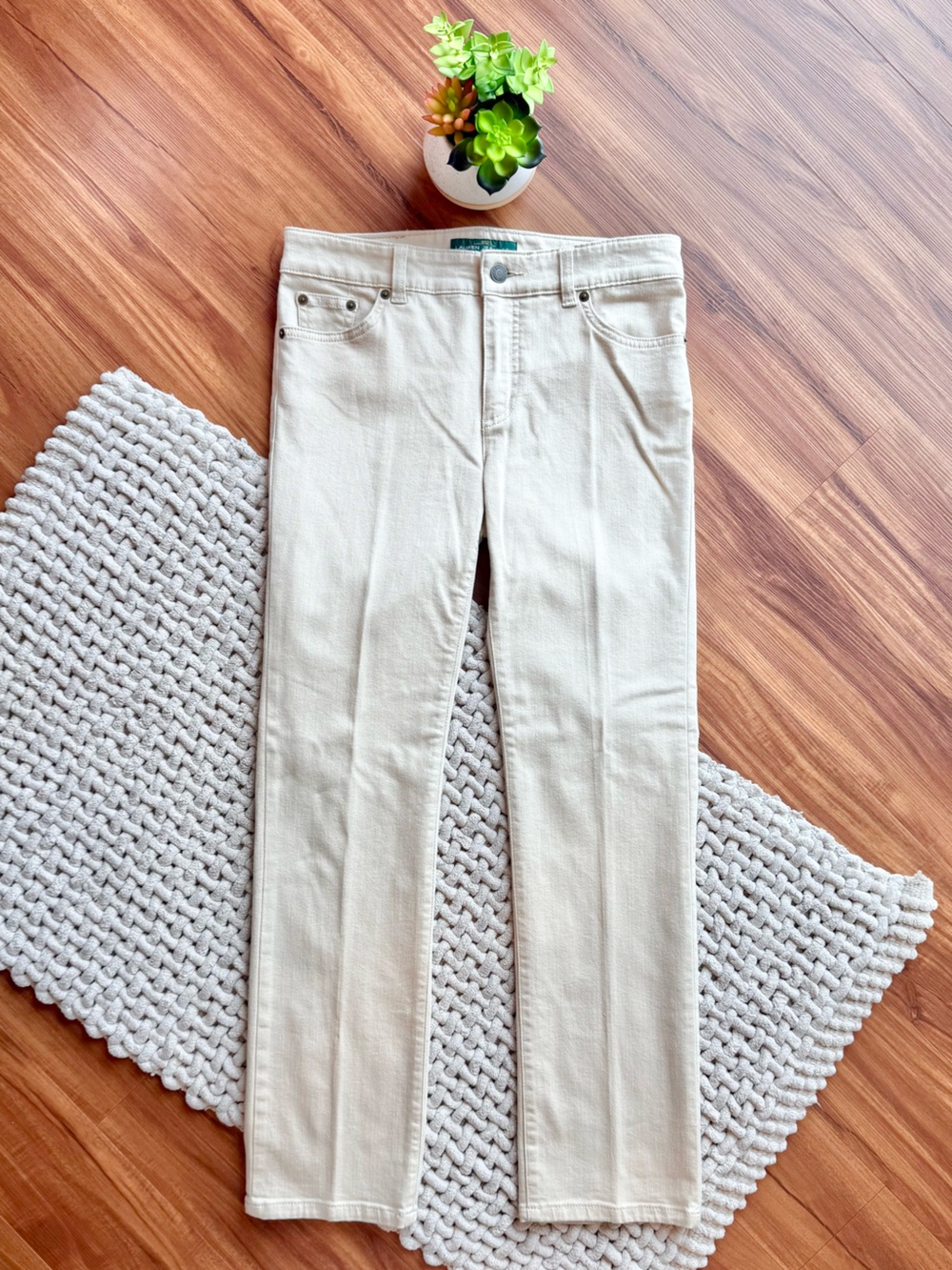 Lauren Ralph Lauren | Women’s Straight Leg Heritage Jeans | Khaki | 4P